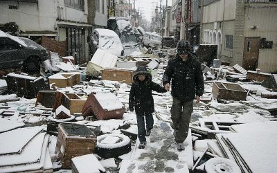 Ishinomaki_snowfall_after_earthquake_b_16_Mar_2011